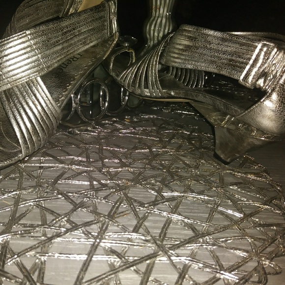 J. Renee๐* Silver sandals* - Picture 7 of 8